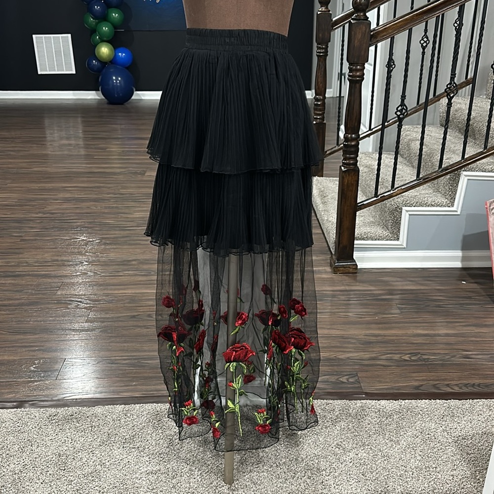 Deco Style Ruffled Skirt - Picture 7 of 10